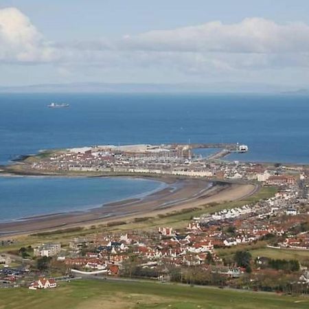 Marina View Lovely Upper 3 Bedroom Apartment Troon Exterior photo