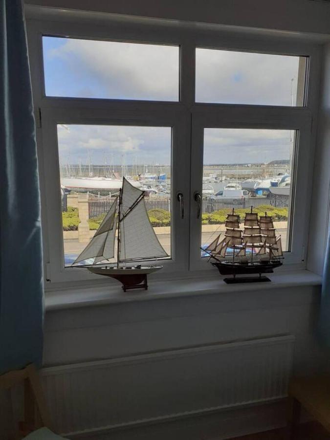 Marina View Lovely Upper 3 Bedroom Apartment Troon Exterior photo