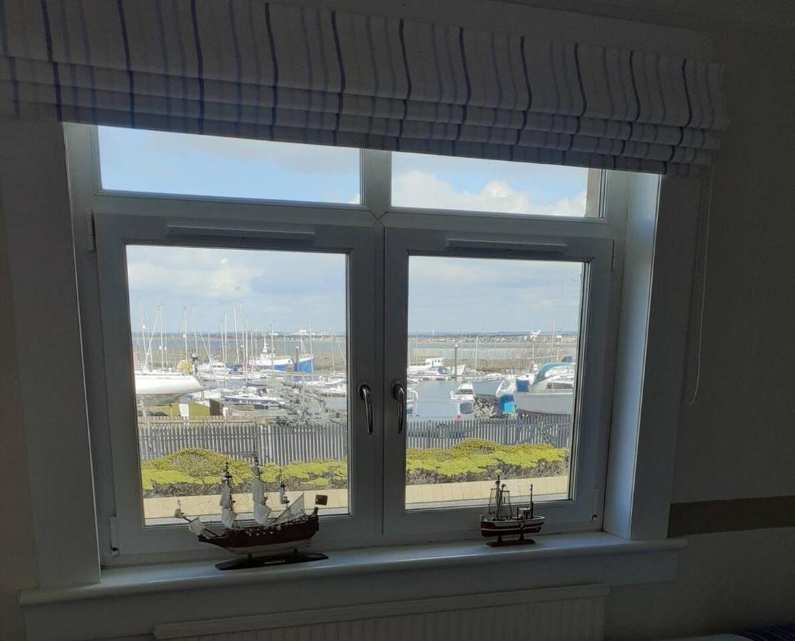 Marina View Lovely Upper 3 Bedroom Apartment Troon Exterior photo