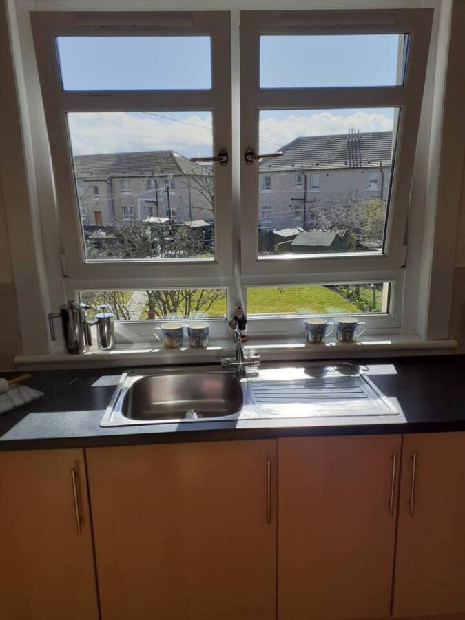 Marina View Lovely Upper 3 Bedroom Apartment Troon Exterior photo