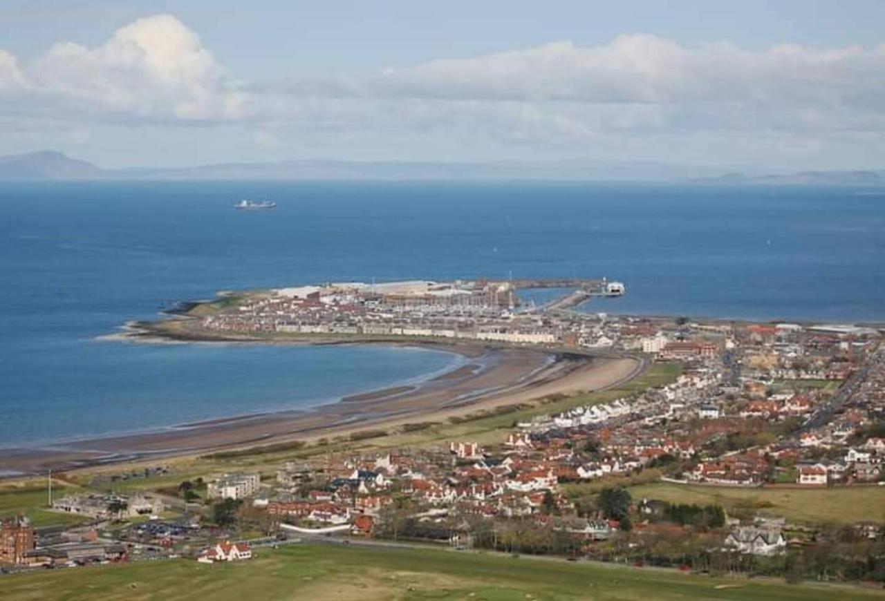 Marina View Lovely Upper 3 Bedroom Apartment Troon Exterior photo