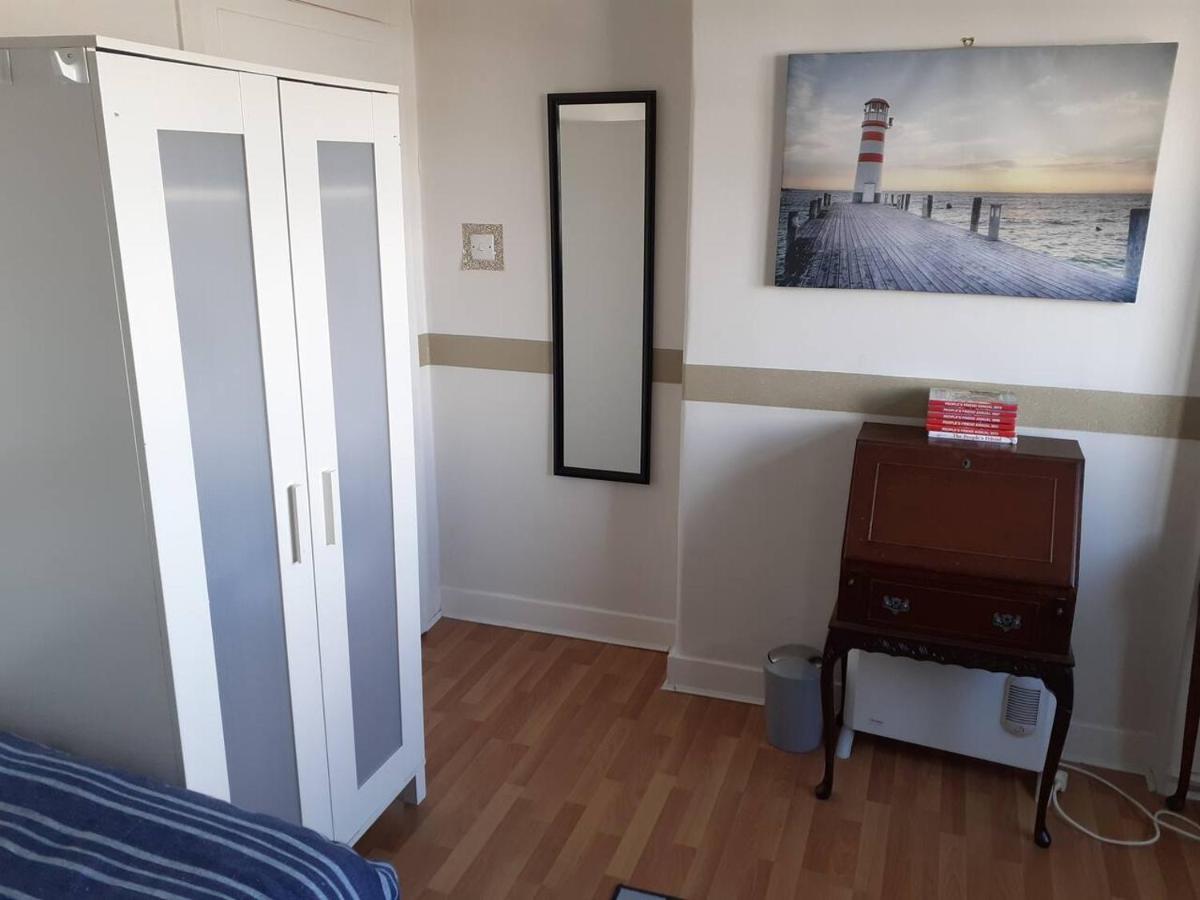 Marina View Lovely Upper 3 Bedroom Apartment Troon Exterior photo