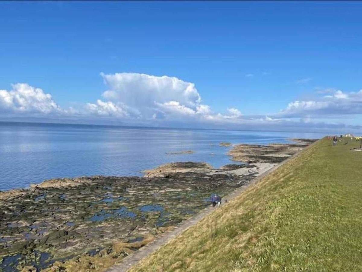 Marina View Lovely Upper 3 Bedroom Apartment Troon Exterior photo