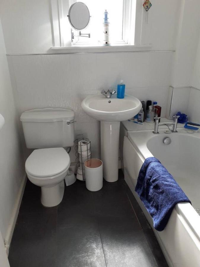 Marina View Lovely Upper 3 Bedroom Apartment Troon Exterior photo